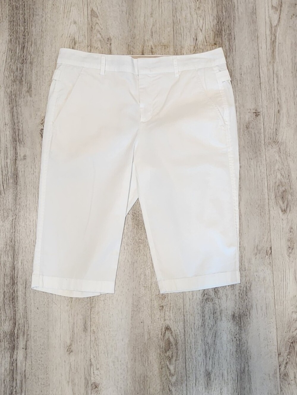 Vince White Cotton Bermuda Shorts